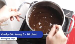 Hòa tan bột thạch sương sáo với nước lạnh